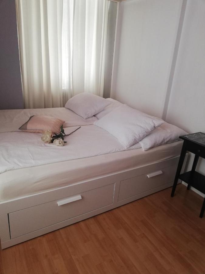 Apartment Karolina Прага Экстерьер фото