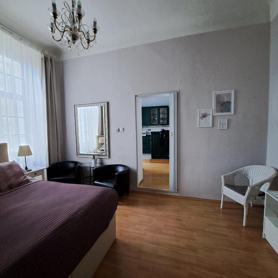 Apartment Karolina Прага Экстерьер фото
